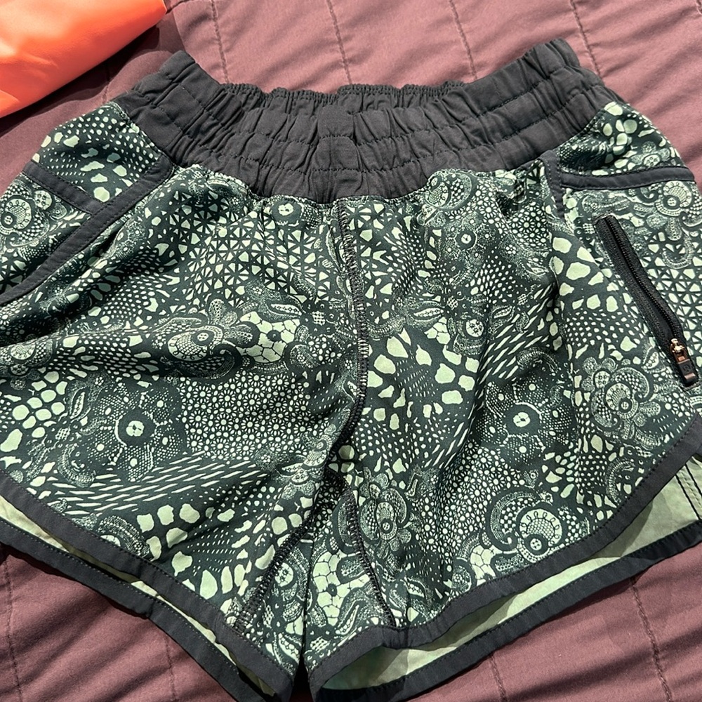 Lululemon lined shorts size 6
